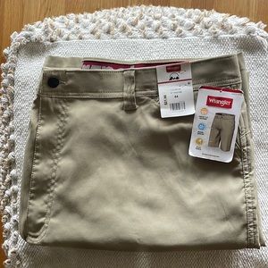 Wrangler Performance Zip Cargo Relaxed Fit shorts